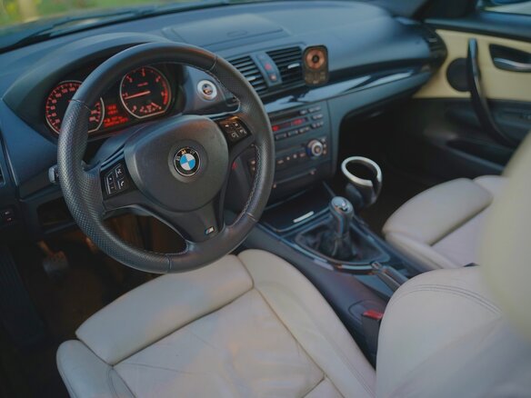 2008 BMW 1 серии 120d I (E81/E82/E87/E88) Рестайлинг, чёрный, 1200000 рублей - вид 12