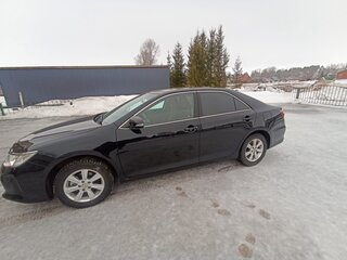 2015 Toyota Camry VII (XV50) Рестайлинг, чёрный, 2100000 рублей, вид 2