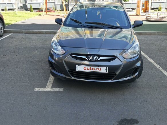 2011 Hyundai Solaris I, серый, 700000 рублей - вид 2