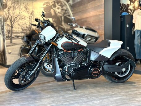2019 Harley-Davidson FXDR 114, белый, 2099000 рублей, вид 2