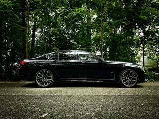 2021 BMW 7 серии 730d xDrive VI (G11/G12) Рестайлинг, чёрный, 6150000 рублей, вид 5