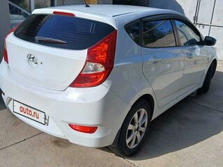 2012 Hyundai Solaris I, белый, 700000 рублей, вид 3