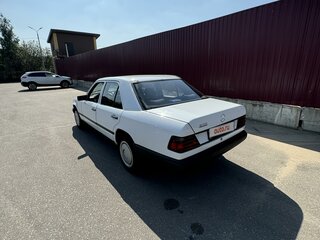 1989 Mercedes-Benz W124 200, белый, 495000 рублей, вид 4