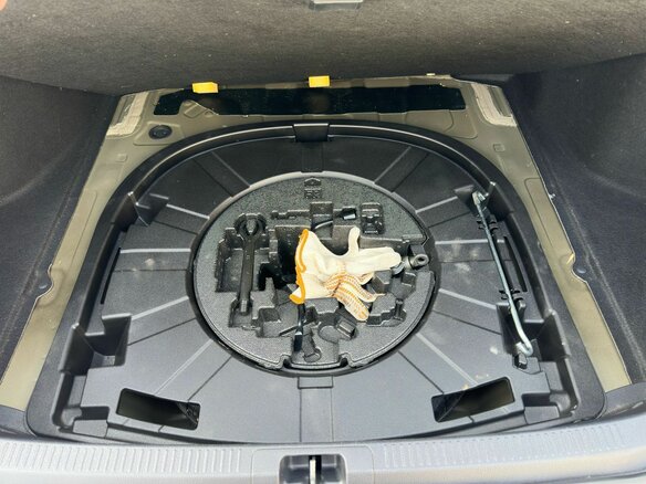 2019 Toyota Camry VIII (XV70), чёрный, 3150000 рублей - вид 14