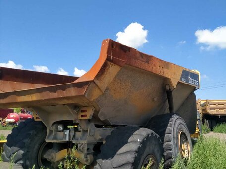 2013 John Deere Самосвалы, жёлтый, 2966138 рублей, вид 4