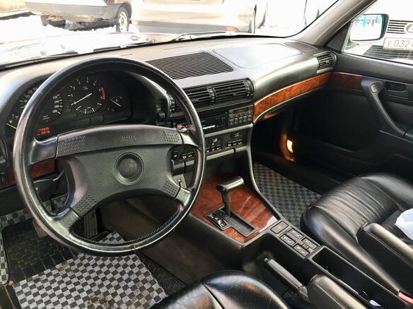 1990 BMW 7 серии 750i II (E32), серый - вид 13