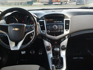 2011 Chevrolet Cruze I, белый, 730000 рублей, вид 5