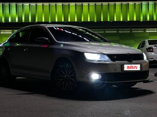 2013 Volkswagen Jetta VI, серый, 900000 рублей, вид 3