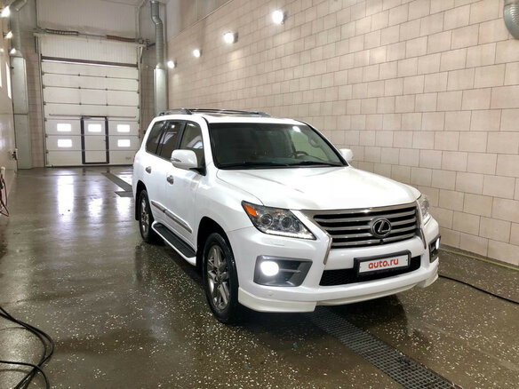 2013 Lexus LX 570 III Рестайлинг, белый - вид 3
