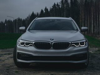 2018 BMW 5 серии 520d VII (G30/G31/G38), серебристый, 2200000 рублей, вид 1