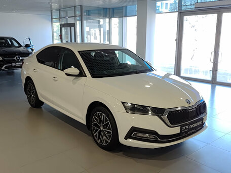 2021 Skoda Octavia IV (A8), белый, 2192000 рублей, вид 3
