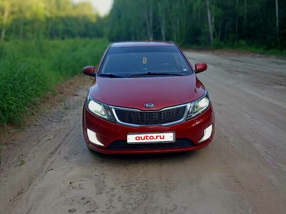 2013 Kia Rio III, красный, 655000 рублей - вид 3