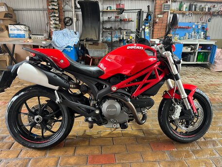 2013 Ducati Monster 796, красный, 620000 рублей, вид 3