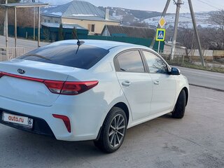 2017 Kia Rio IV, белый, 1400000 рублей, вид 4