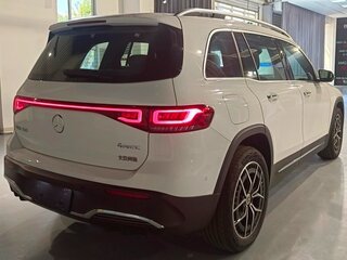 2022 Mercedes-Benz EQB 350 I, белый, 7500000 рублей, вид 4