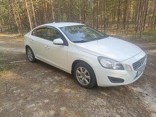 2011 Volvo S60 II, белый, 800000 рублей, вид 3