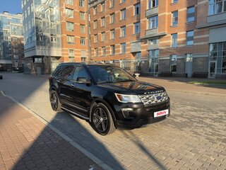 2018 Ford Explorer V Рестайлинг 2, чёрный, 3500000 рублей, вид 4