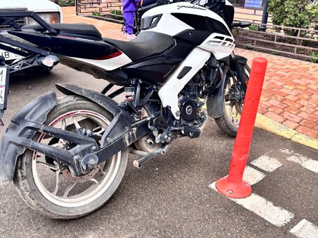 2021 Bajaj Pulsar NS 200, белый, 190000 рублей, вид 2