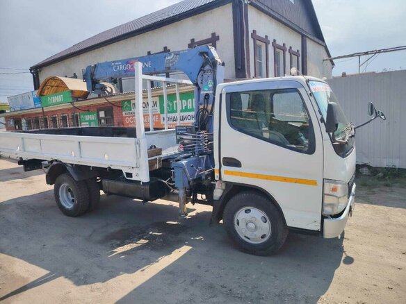 2003 Fuso (Mitsubishi) Canter, белый, 2250000 рублей
