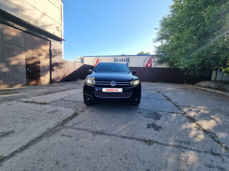 2011 Volkswagen Touareg II, чёрный, 2190000 рублей, вид 4