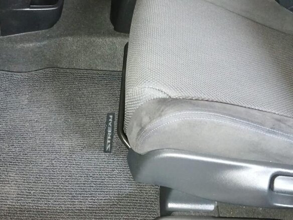 2013 Honda Stream II Рестайлинг, серый, 1550000 рублей - вид 9