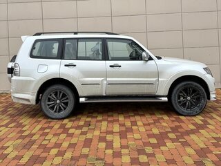 2019 Mitsubishi Pajero IV Рестайлинг 2, белый, 3800000 рублей, вид 2