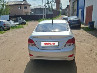 2013 Hyundai Solaris I, серебристый, 833000 рублей, вид 3