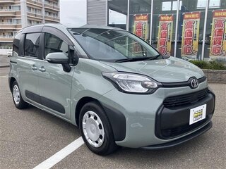 2022 Toyota Sienta III, зелёный, 1435400 рублей, вид 1