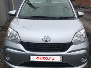 2017 Toyota Passo III, серебристый, 945000 рублей, вид 2
