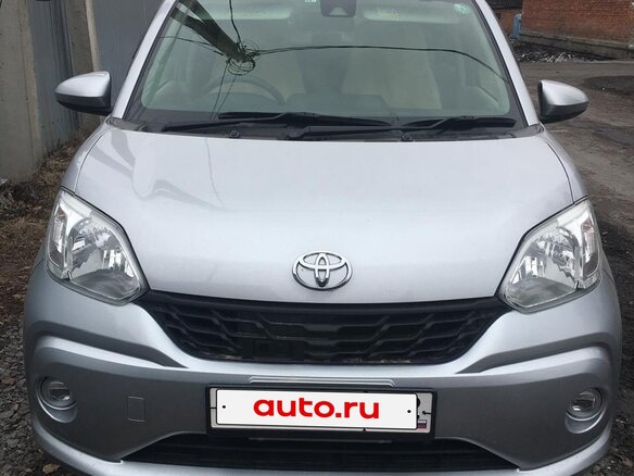 2017 Toyota Passo III, серебристый, 945000 рублей - вид 1