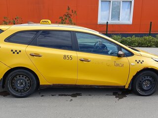 2017 Kia Ceed II Рестайлинг, жёлтый, 700000 рублей, вид 3