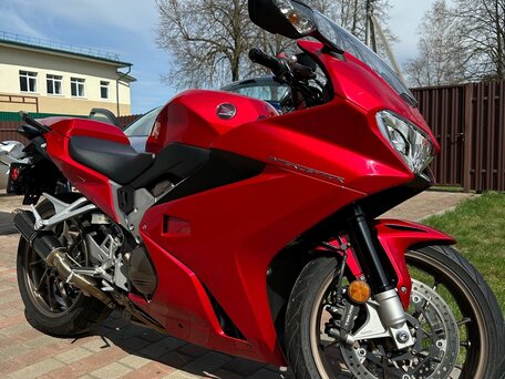 2014 Honda VFR 800, пурпурный, 717641 рублей, вид 4