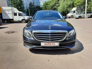 2017 Mercedes-Benz E-Класс 200 V (W213, S213, C238), чёрный, 2950000 рублей, вид 1