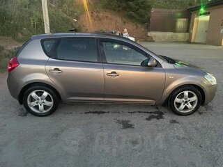 2008 Kia Ceed I, бежевый, 500000 рублей, вид 3