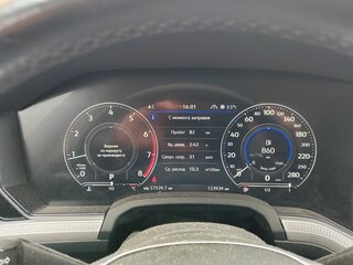 2019 Volkswagen Touareg III, синий, 6000000 рублей, вид 5