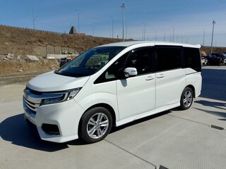 2018 Honda Stepwgn V Рестайлинг, белый, 2650000 рублей, вид 1