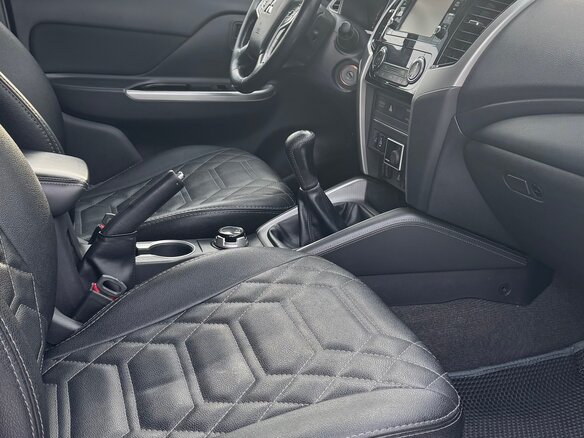2019 Mitsubishi L200 V Рестайлинг, чёрный, 3000000 рублей - вид 4