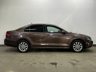 2015 Volkswagen Jetta VI Рестайлинг, коричневый, 1100000 рублей, вид 4