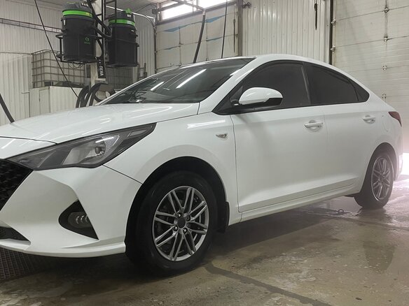 2020 Hyundai Solaris II, белый, 1400000 рублей - вид 4