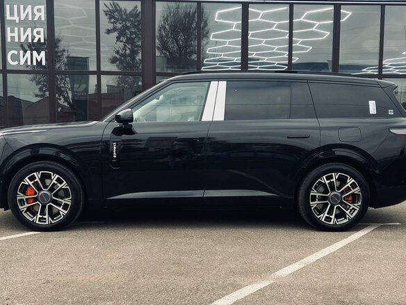 2026 Lynk & Co 900, чёрный - вид 8