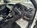 2018 Toyota Harrier III (XU60) Рестайлинг, белый - вид 4