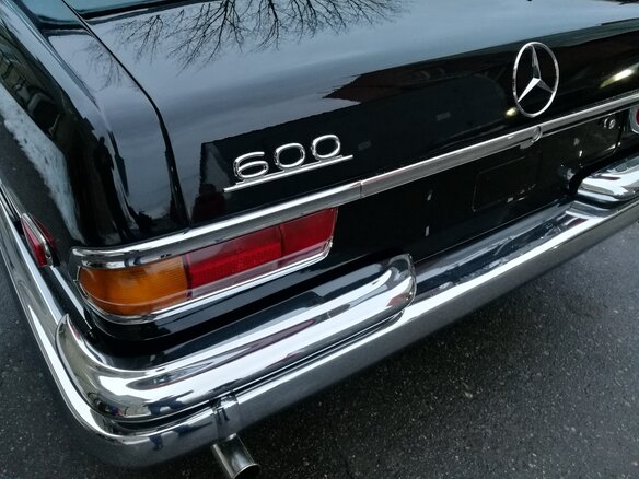 1970 Mercedes-Benz W100, чёрный - вид 2
