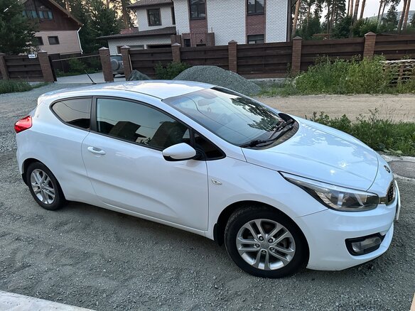 2013 Kia Ceed II, белый, 750000 рублей - вид 4