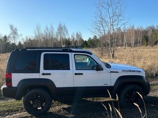 2012 Jeep Liberty (North America) II, белый, 2450000 рублей, вид 3