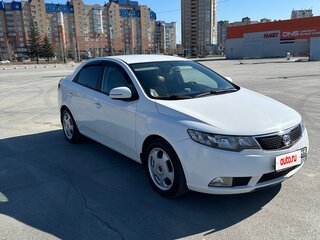 2011 Kia Cerato 6-speed II, белый, 760000 рублей, вид 1