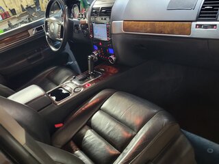 2006 Volkswagen Touareg I Рестайлинг, чёрный, 1500000 рублей, вид 4