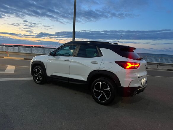 2020 Chevrolet TrailBlazer III, белый, 2200000 рублей - вид 6