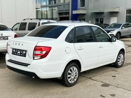 2024 Lada (ВАЗ) Granta I Рестайлинг, белый, 700000 рублей, вид 3