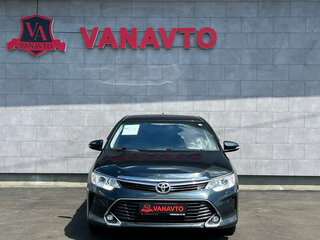 2017 Toyota Camry VII (XV50) Рестайлинг 2, серый, 2299000 рублей, вид 2