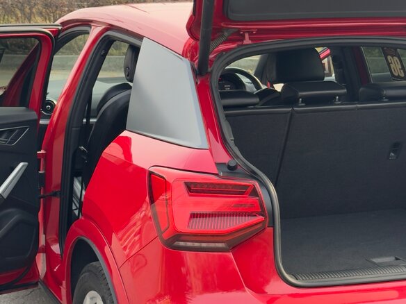 2019 Audi SQ2 I, красный, 3650000 рублей - вид 13